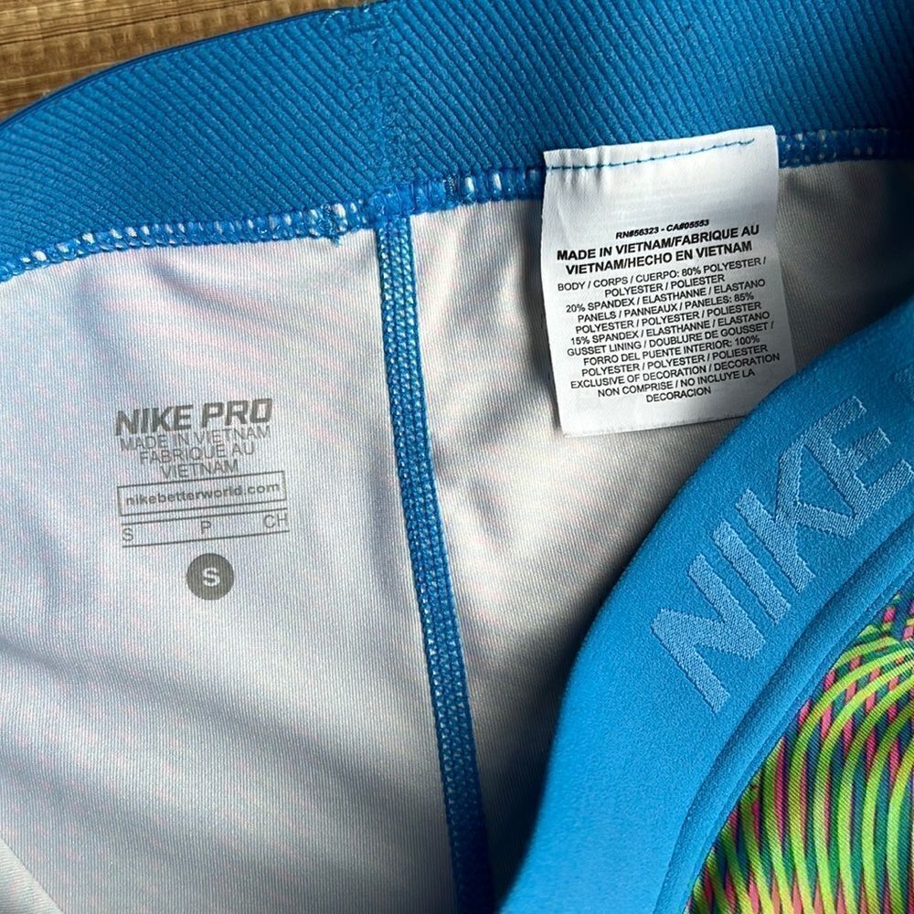 Nike Pro Hypercool Frequency Compression Capri - Picture 8 of 11